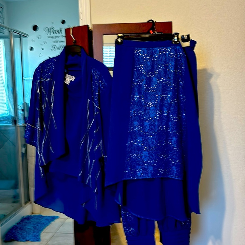 Elegant Royal Blue 4-piece set. with Silver Embellishments